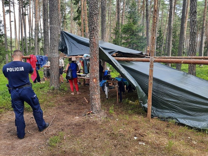 Obozy na łonie przyrody kontrolowane są przez policję. (KWP Gdańsk)