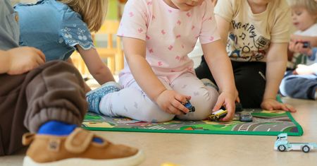 Karmią piersią kilkuletnie dzieci. "Mamy boją się do tego przyznawać"