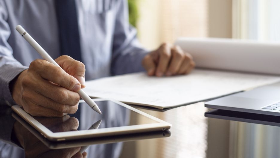 Tablet albo notatnik cyfrowy ułatwią organizację informacji