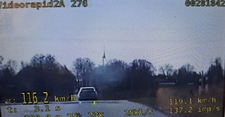 Pędził przez teren zabudowany ponad 115 km/h