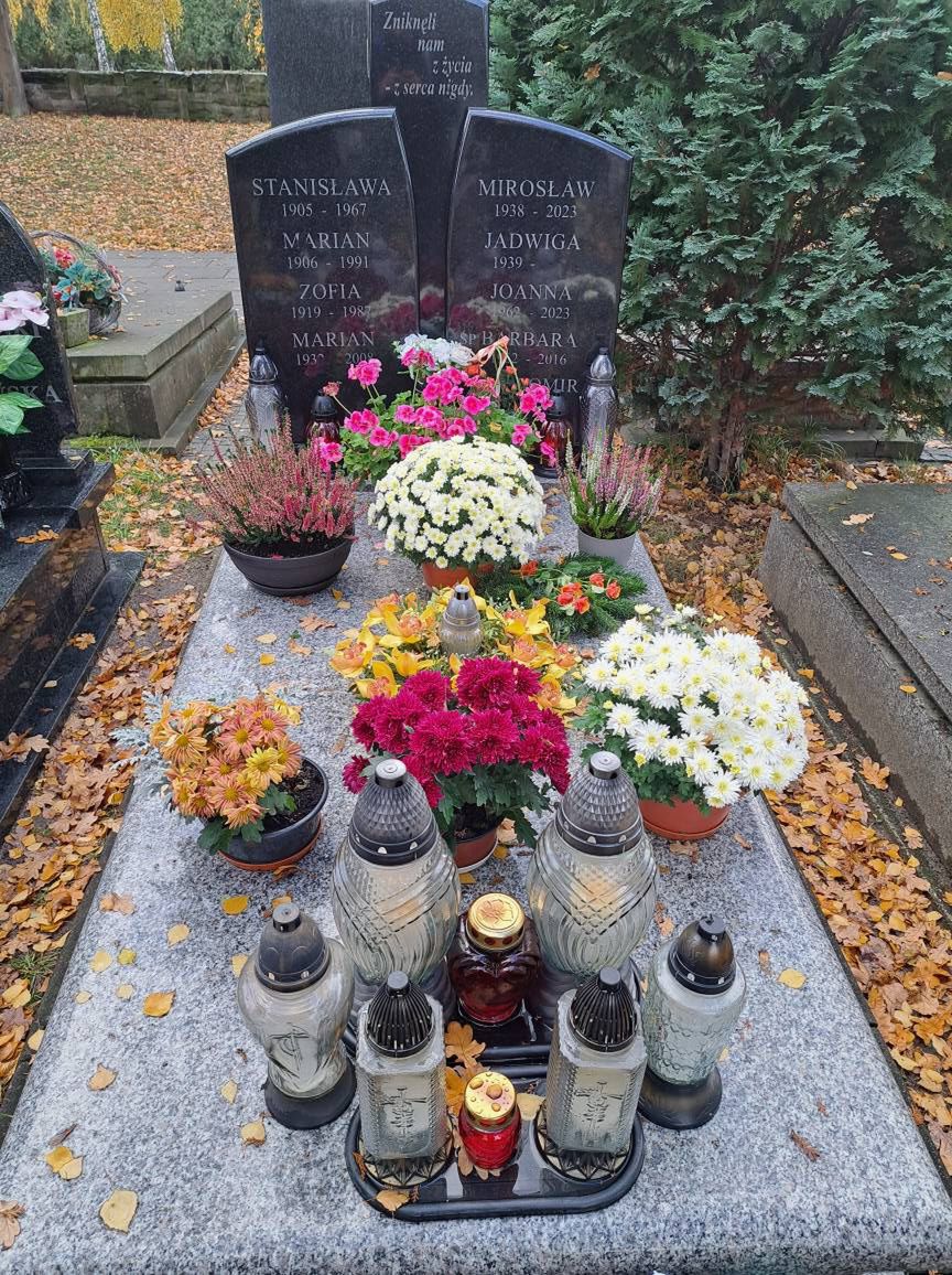 Grób żony Jacka Kawalca na Powązkach Wojskowych