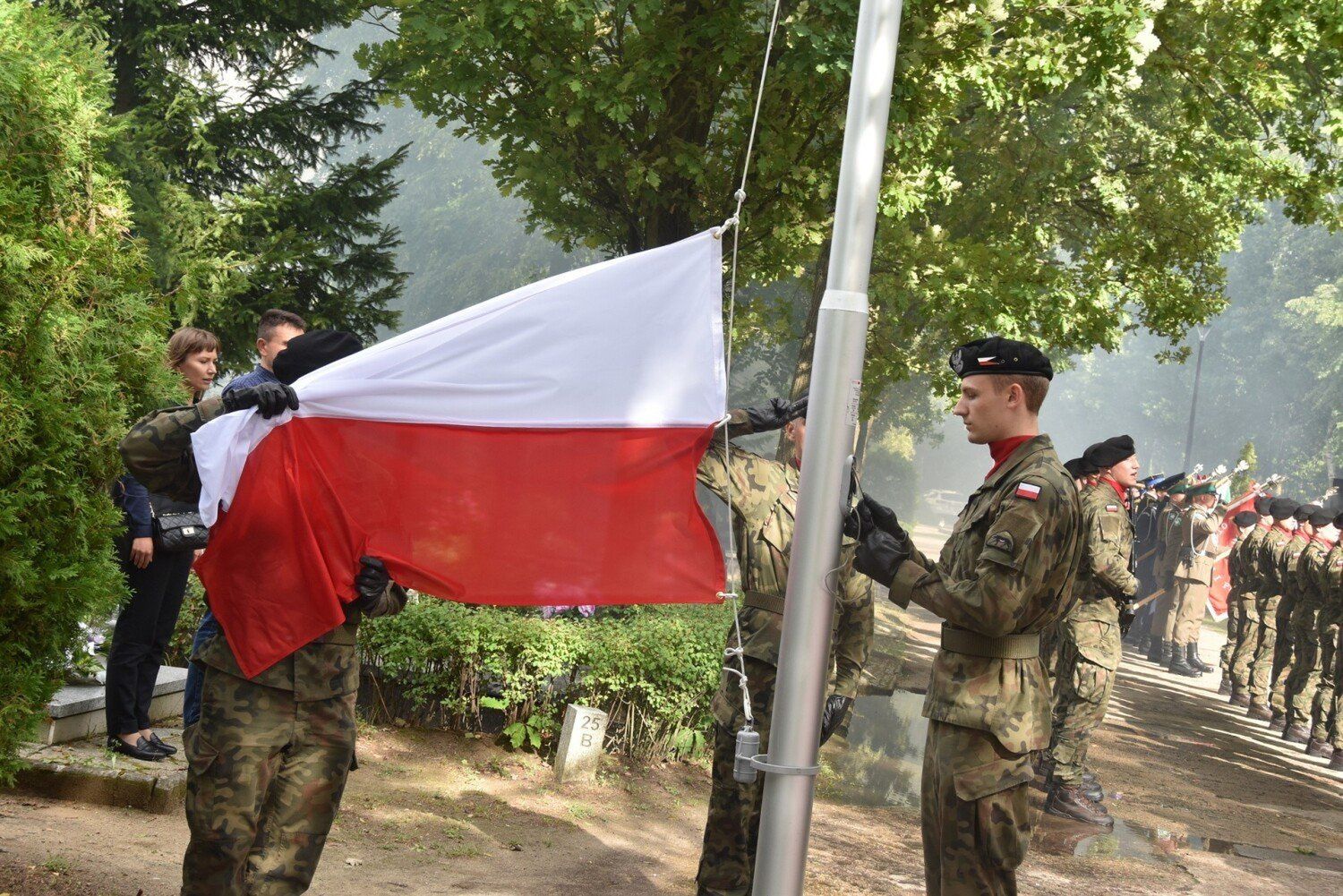 Oficjalne obchody rocznicy wybuchu Powstania Warszawskiego odbędą się na cmentarzu przy ul. Żwirowej.