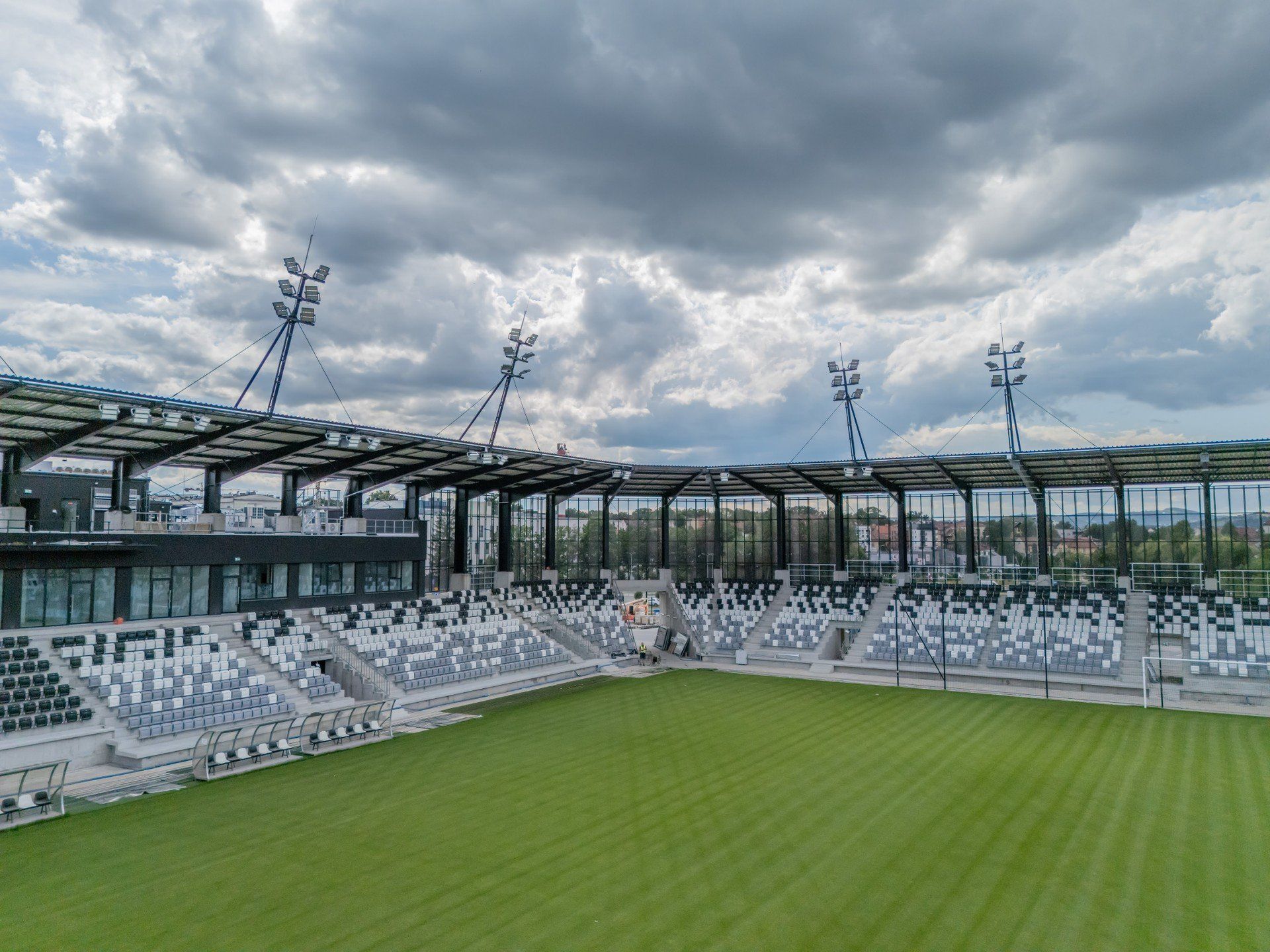 Stadion na 8100 miejsc 