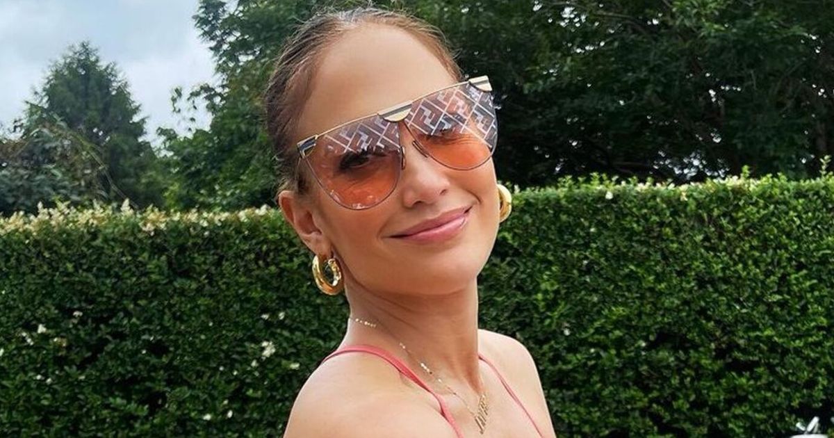 Jennifer Lopez's Stunning OnePiece Bathing Suit & Unconventional Style