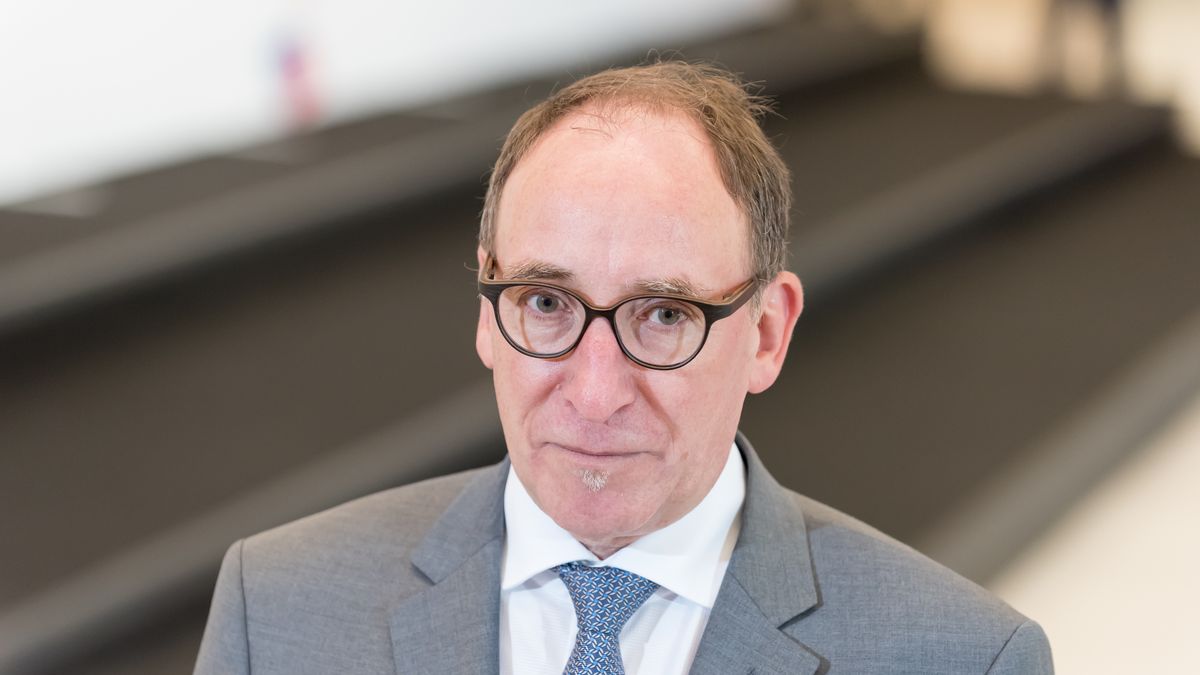 PRAGUE, CZECH REPUBLIC - 2022/09/07: Austria's Minister of Social Affairs, Health, Care and Consumer Protection Johannes Rauch speaks to the media before beginning of Informal Meeting of European Union health Ministers. The main topics discussed were oncology and the implementation of a cancer plan, vaccination against coronavirus and other diseases, and help for Ukraine in the field of health care. (Photo by Tomas Tkacik/SOPA Images/LightRocket via Getty Images)