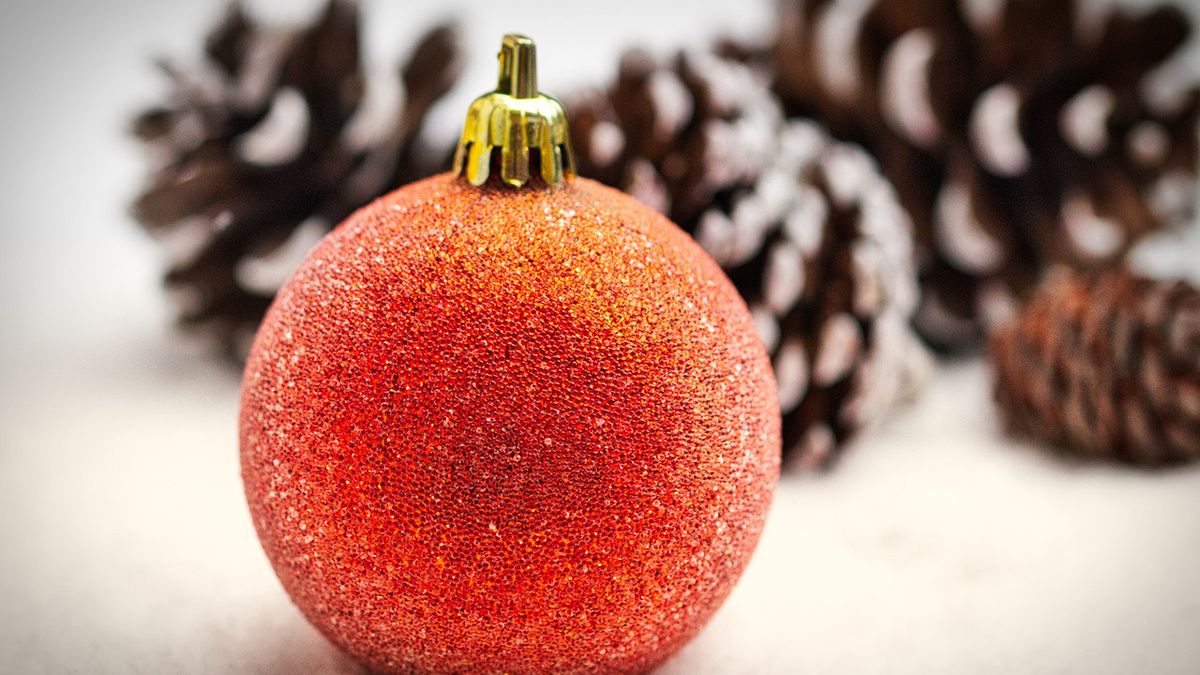 Bombek z brokatem lepiej unikać.