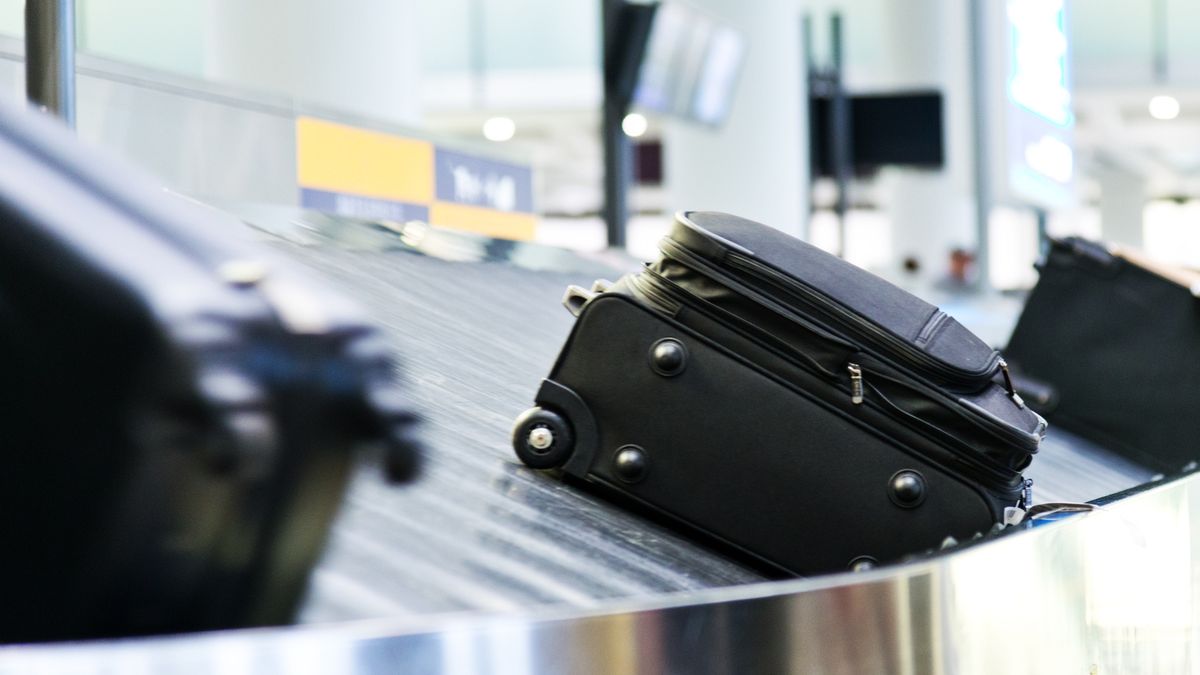 Czarne walizki są najbardziej powszechne