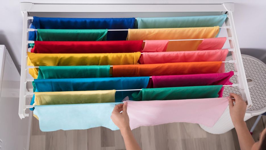 Znaczenie ma cyrkulacja powietrza. Aby ją zapewnić, szczególnie wewnątrz pomieszczeń, warto zainstalować wentylator