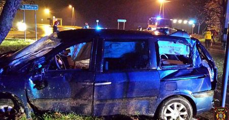 Wypadek w Strzeszkowicach Dużych. Nie ustąpił pierwszeństwa i wjechał pod ciężarówkę
