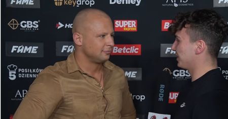 Mateusz Murański atakuje swojego rywala. Ich walka będzie hitem MMA