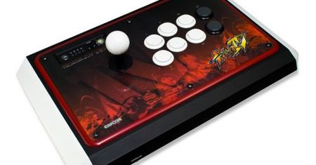 Będzie więcej sticków do Street Fighter IV; to znaczy jeszcze kilka