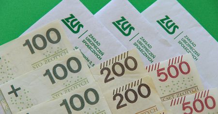 Poszkodowani emeryci piszą skargi. RPO interweniuje w MRPiPS