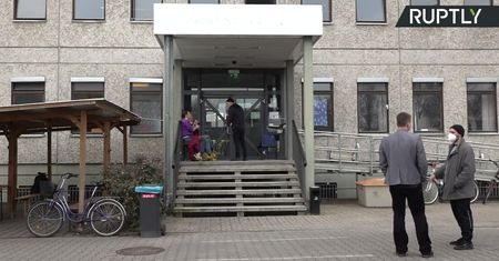 Początek szczepień przeciwko kornawirusowi osób bezdomnych w Berlinie.