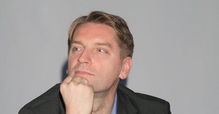 Tomasz Lis: Broni celebrytek "całym sercem" nazywając przeciwników "półinteligentami"