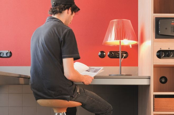 Dom nowoczesny, czyli jak systemy elektroinstalacyjne ułatwiają życie?