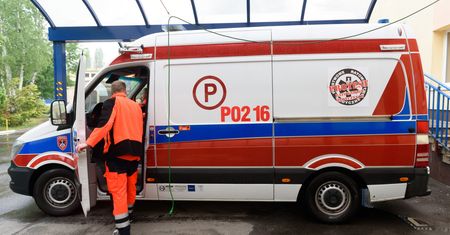 Wypadek z udziałem autobusu w Poznaniu. Rannych 8 osób