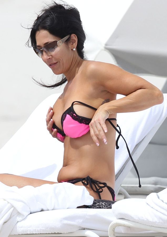 Carla Facciolo: "niekontrolowana" wpadka z bikini w roli głównej