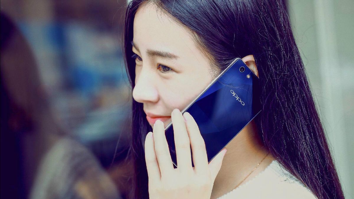 Oppo R1C oficjalnie. Szafirowe szkło teraz także w średniej półce cenowej 1