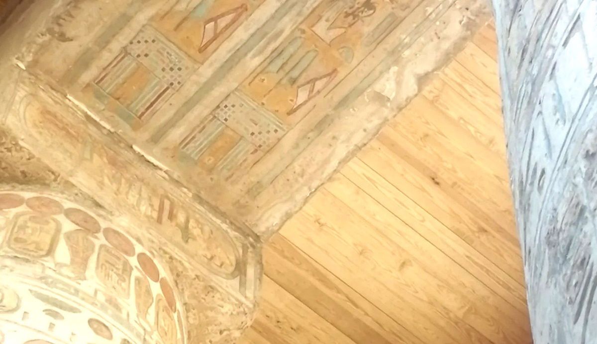 Pomysł z drewnianym dachem nie podoba się archeologom
