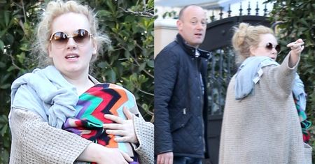 Adele z synkiem na spacerze! (ZDJĘCIA)