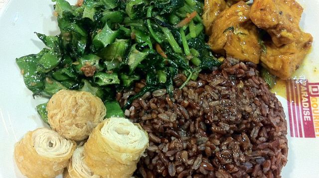 Gotowany szarłat z dodatkiem soli, odsączony