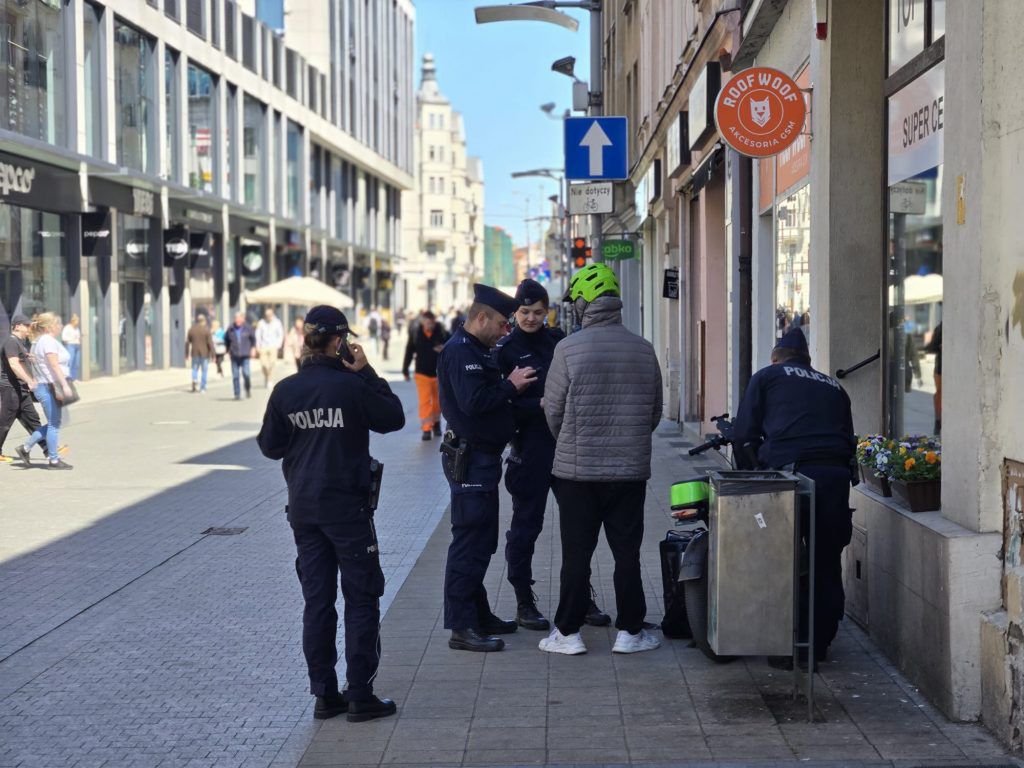 Poznańska policja kontroluje elektryczne jednoślady