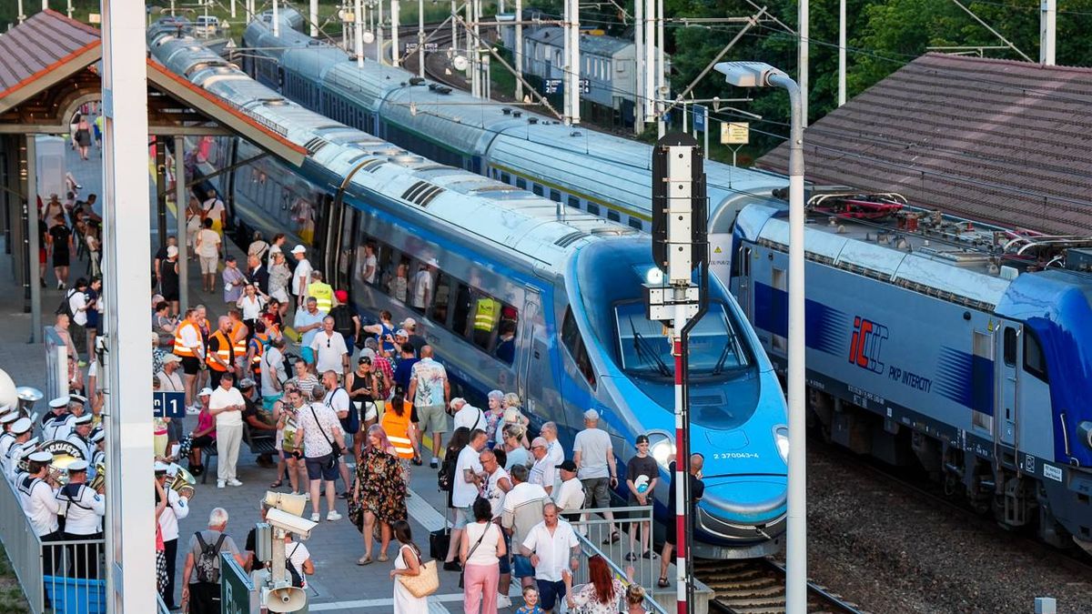 Pociąg Pendolino już jeździ do Ustki. Będzie kursował przez waka