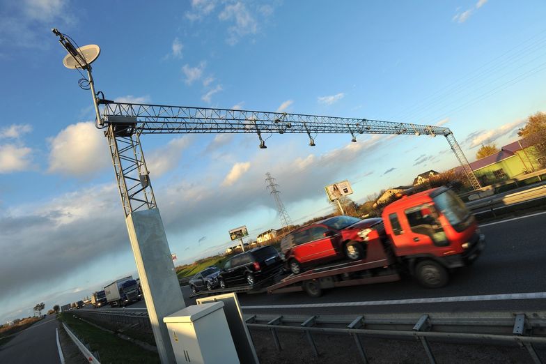 ViaTOLL zniknie. Bramki na autostradach zostają