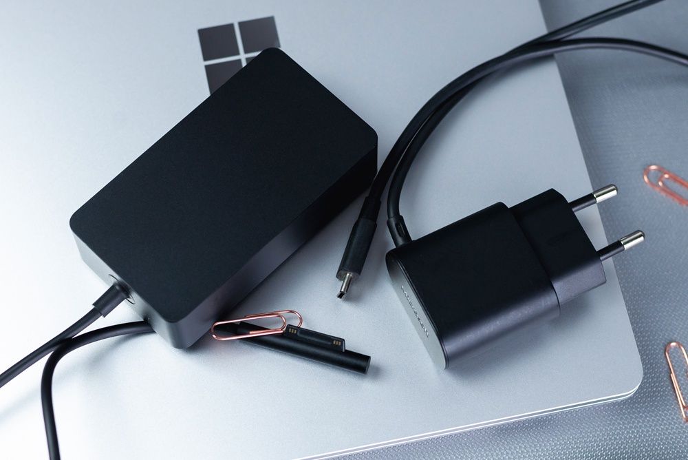 Microsoft Surface Laptop Go ładowarka