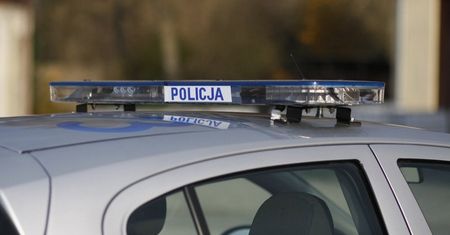 Nie żyje 35-latek, który podpalił się przed komendą policji w Kolnie