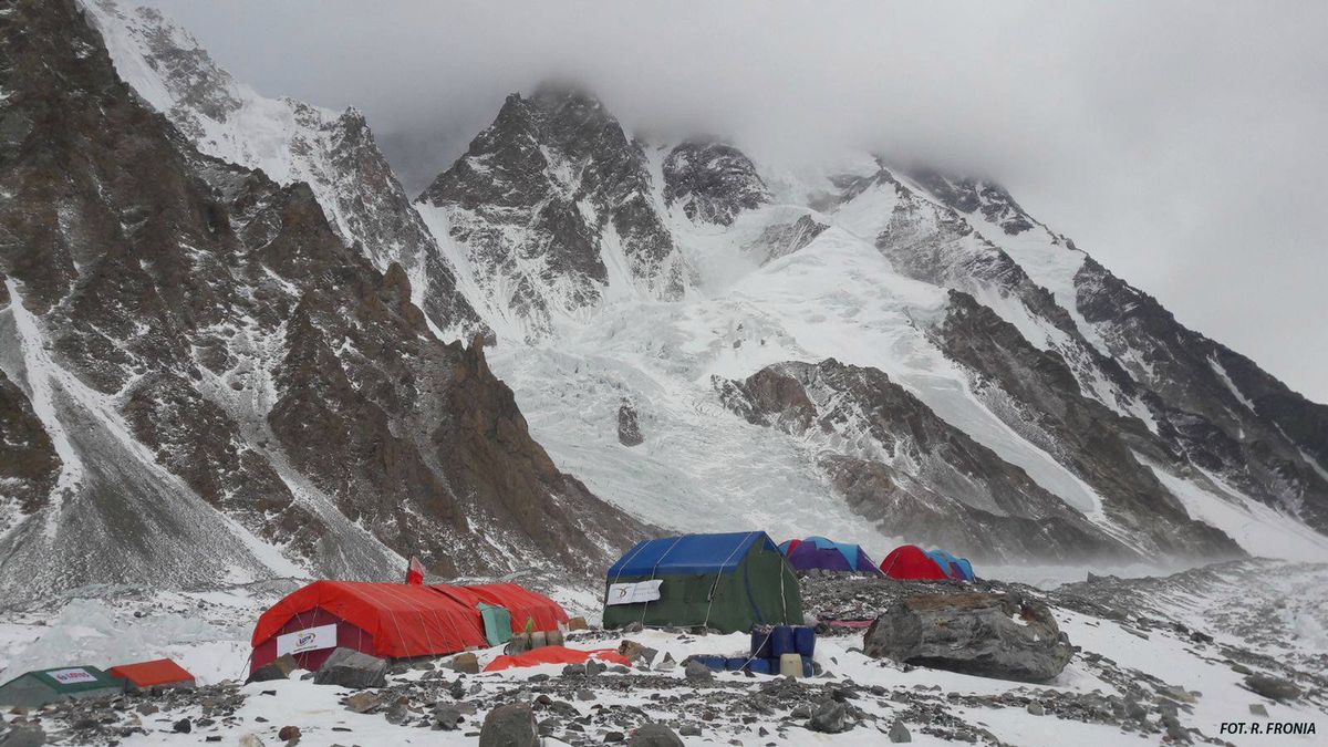 Zdjęcie okładkowe artykułu: Facebook / Rafał Fronia / Na zdjęciu: widok na K2