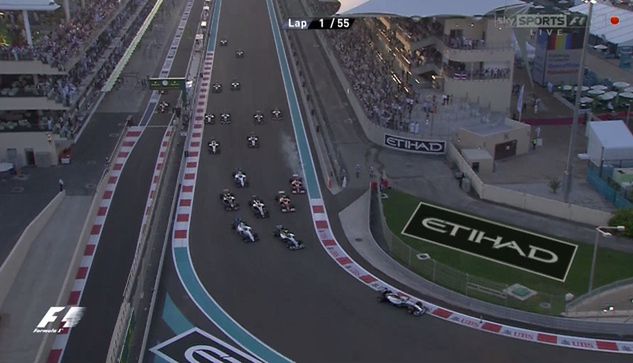 Co za start Lewisa Hamiltona! / źródło: Sky Sports F1