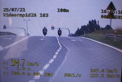 Dwóch 26-latków jechało 194 km/h. Po mandatach jeden już nie mógł wsiąść na motocykl