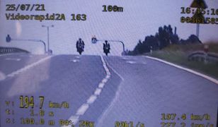 Dwóch 26-latków jechało 194 km/h. Po mandatach jeden już nie mógł wsiąść na motocykl