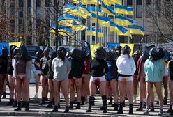 Protest przed ambasadą Rosji w Rydze. Łotyszki sprzeciwiają się przemocy seksualnej wobec Ukrainek