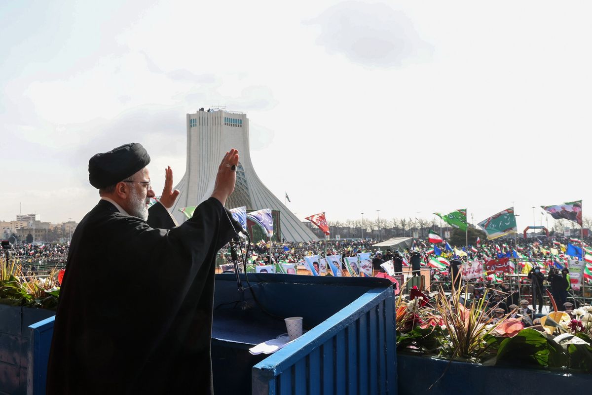 Prezydent Iranu Ebrahim Raisi podczas obchodów 44. rocznicy rewolucji islamskiej w Iranie na Placu Wolności w Teheranie.