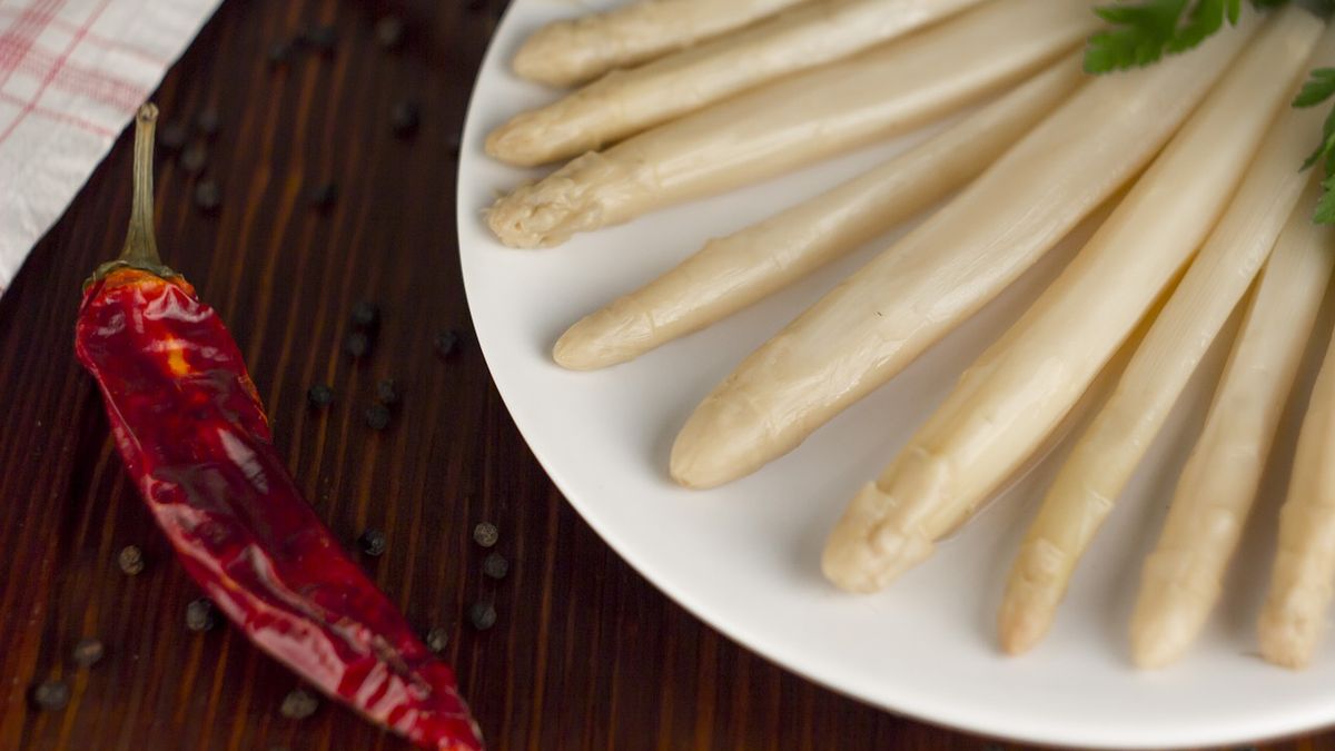 Szparagi w słoiku bez soli (produkt i płyn)