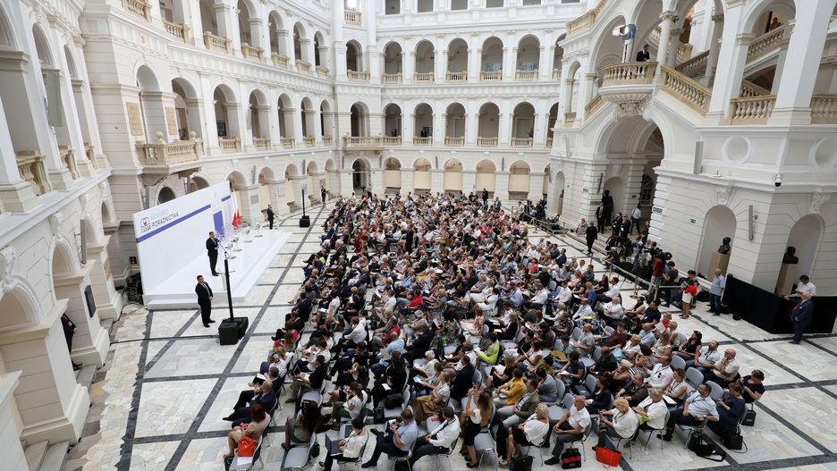 PW. Wyciekły dane osobowe ponad 5 tys. studentów. Zbiory sięgają 12 lat wstecz