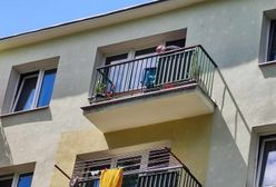 Zaklinowała się na leżaku plażowym. Do akcji wkroczyli strażacy