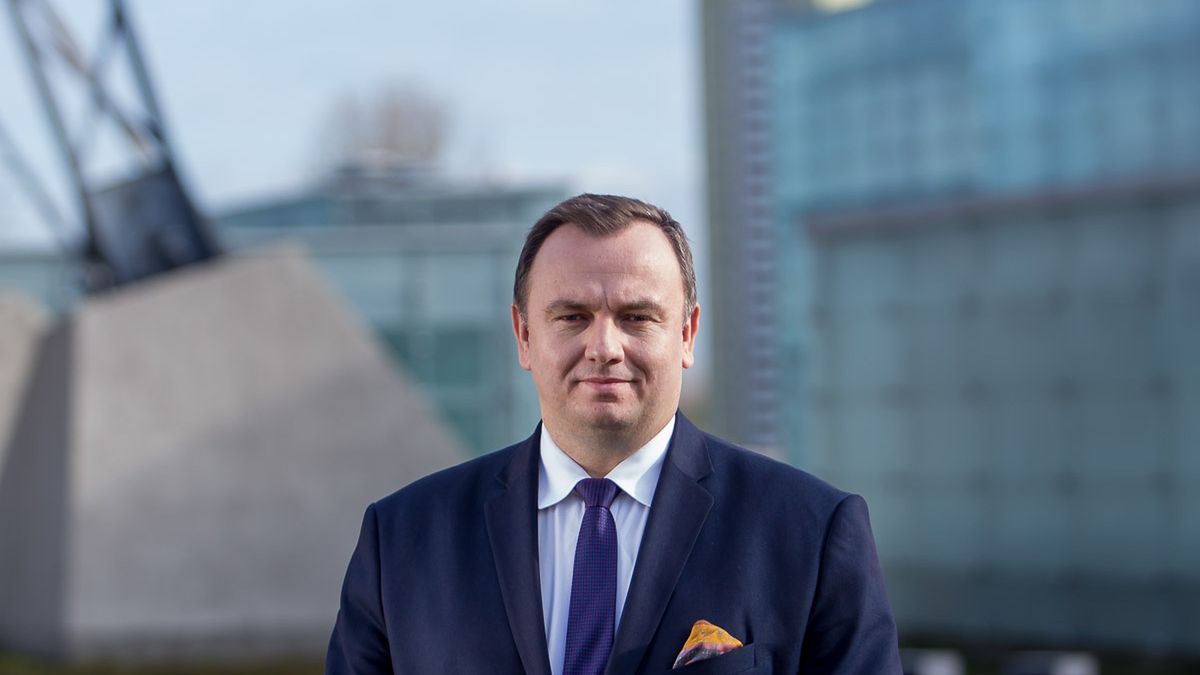 Marszałek śląski Jakub Chełstowski jako pierwszy dostał zgodę Brukseli na alokację miliarda złotych. 