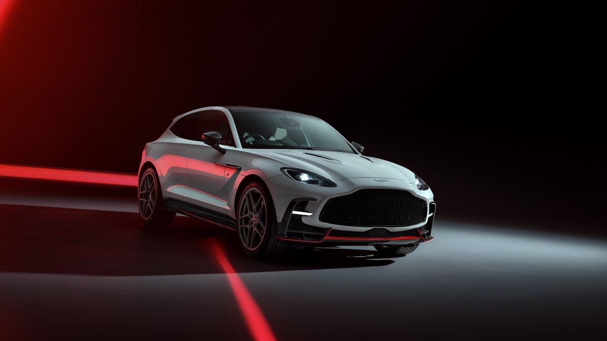 Aston Martin DBX S