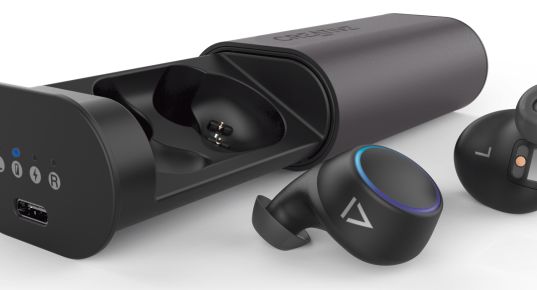 Creative: nowe słuchawki Outlier Air Sports i Outlier Active, głośnik Muvo Play i zestaw głośnikowy 2.1 do komputera Pebble Plus