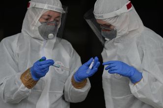 Szczepienia w raju dla najbogatszych. Ich kolejki nie obowiązują