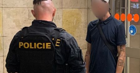 Policja zamknęła nielegalną imprezę. W praskim klubie bawiło się 120 osób