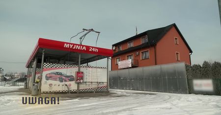 Tuż za jego płotem powstała myjnia samochodowa. “Akustyczny terror i chemiczna bryza”