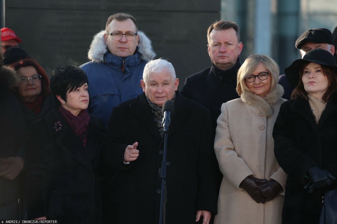 "Kłamca, kłamca". Chaos na miesięcznicy smoleńskiej