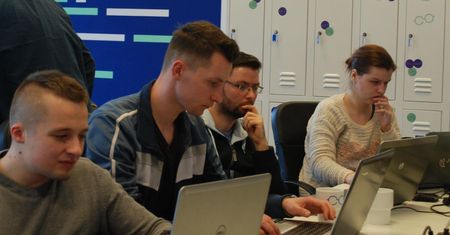 Rzucili wszystko, by zostać programistami. Firma im jeszcze za to zapłaci