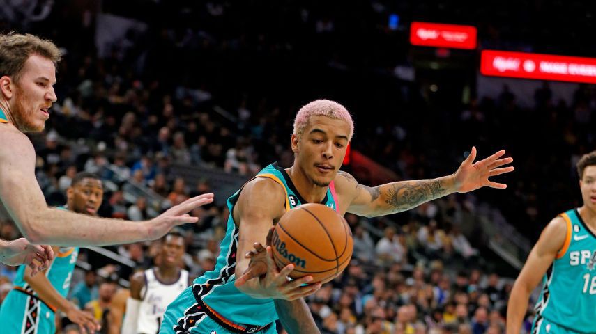 Getty Images / Ronald Cortes / Na zdjęciu: Jeremy Sochan (po środku)