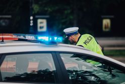 Pijany policjant rozbił samochód. Ma zarzut, będzie wyrzucony ze służby