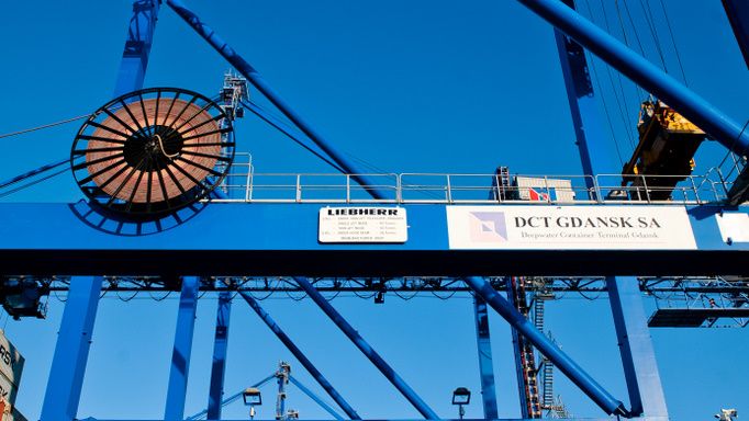 DCT Gdańsk jest największym polskim głębokowodnym terminalem kontenerowym.